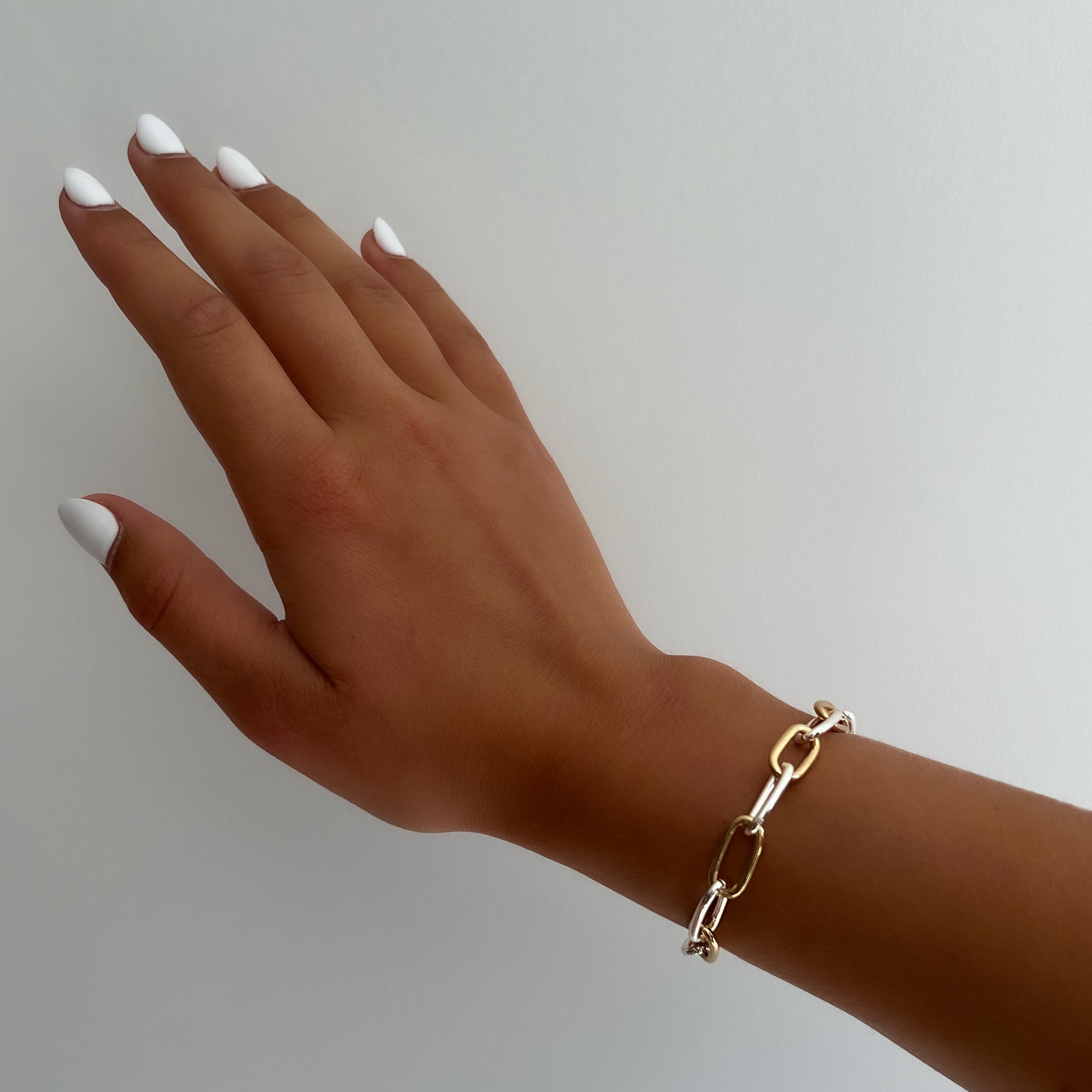 Luxe Link Bracelet - Image 4
